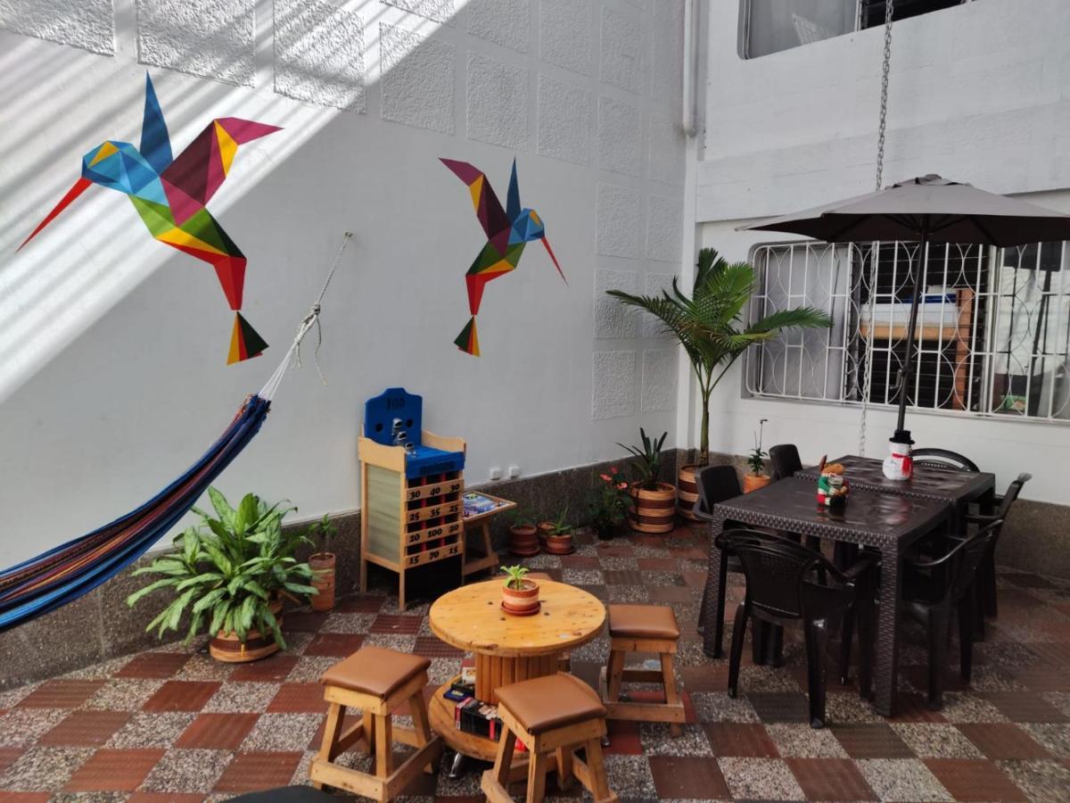 Absolute Hotel & Hostel Boutique Medellín Esterno foto