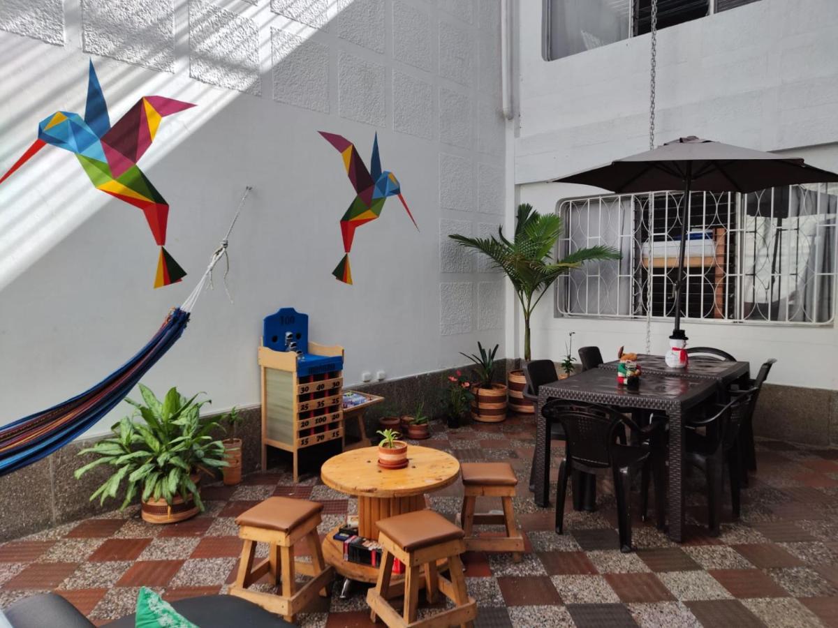 Absolute Hotel & Hostel Boutique Medellín Esterno foto